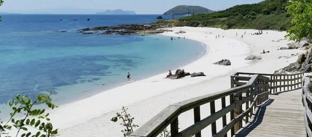 Playa Melide o area dos cans en la Isla de Ons