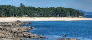 Playa de A Illa en A Pobra do Caramiñal