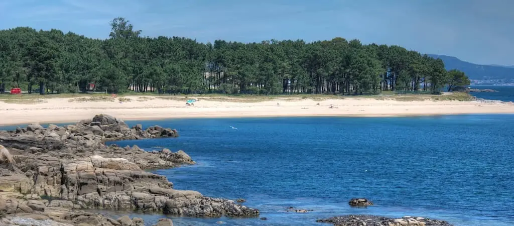 Playa de A Illa en A Pobra do Caramiñal
